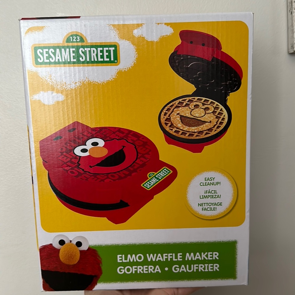 Elmo waffle maker